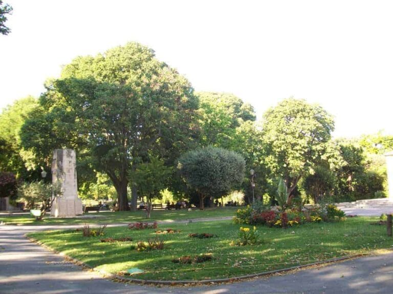 Esplanade Charles-de-Gaulle