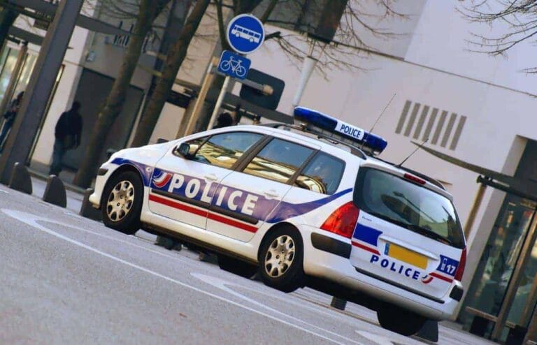 Braquage à Saint-Jean-de-Védas : ils crévent un pneu en s'échappant et laissent le butin!