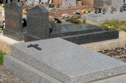 Hérault : ils détériorent 37 tombes d'un cimetière pour voler du métal