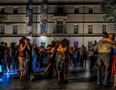 Montpellier : Grands bals de tango argentin sur le parvis du Musée Fabre tous les mercredis soirs !