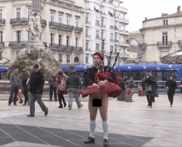 Montpellier : Rémi Gaillard lance le DickChallenge et dévoile son anatomie sur la Comédie !