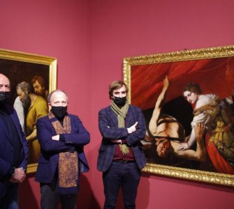 *L'oeuvre Judith et Holopherne était jusqu'à présent prêtée et exposée dans le cadre de l'exposition Caravaggio e Artemisia: la sfida di Giuditta, présentée au Palazzo Barberini à Rome.