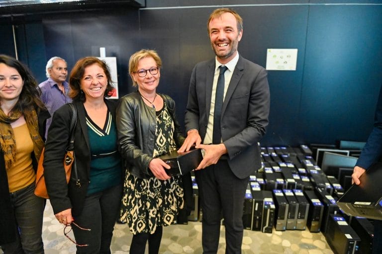 Montpellier : distribution d'ordinateurs reconditionnés aux associations