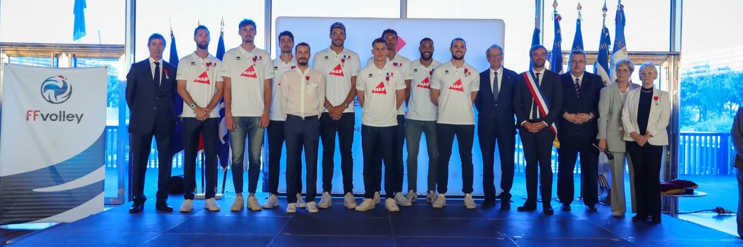 L'Équipe de France de Volley-Ball reçoit la légion d'honneur à Montpellier