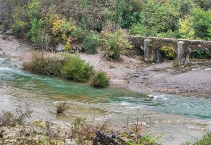 Cascade De La Vis : Un Joyau Naturel