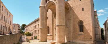 Explorez les Trésors Cachés de Montpellier : Visites Guidées Inédites des Monuments Iconiques !