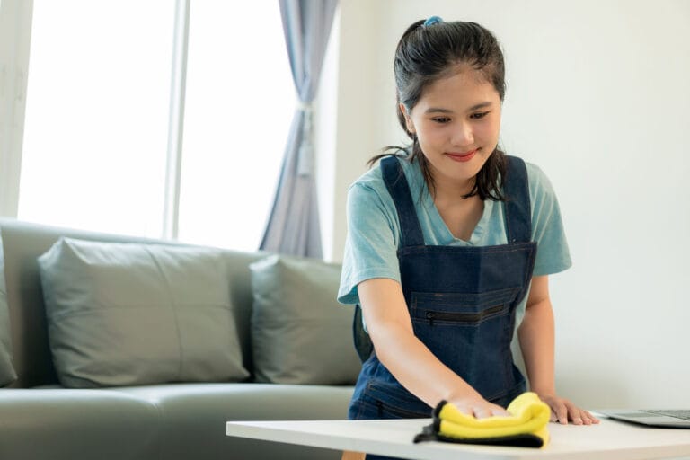 Ménage, repassage, nettoyage : les services à domicile qui changent la vie